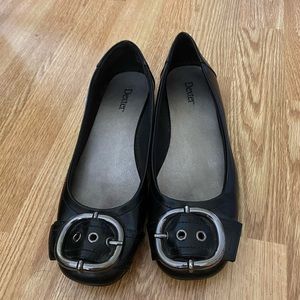 Dexter black flats with buckle. Size 8.5.